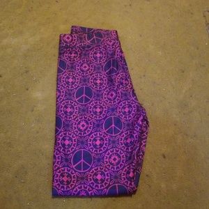 Peace sign leggings